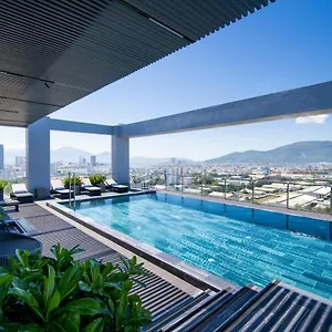 4* Hotel Luxtery &